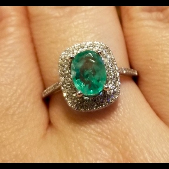 14k W Gold .94ct Oval Emerald & Diamonds Ring s5.5 - Picture 1 of 7